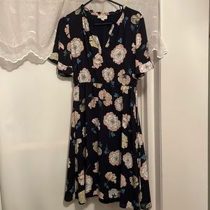 Loft Outlet Blue Floral Dress Size Small with Tie Belt. Very Nice Condition